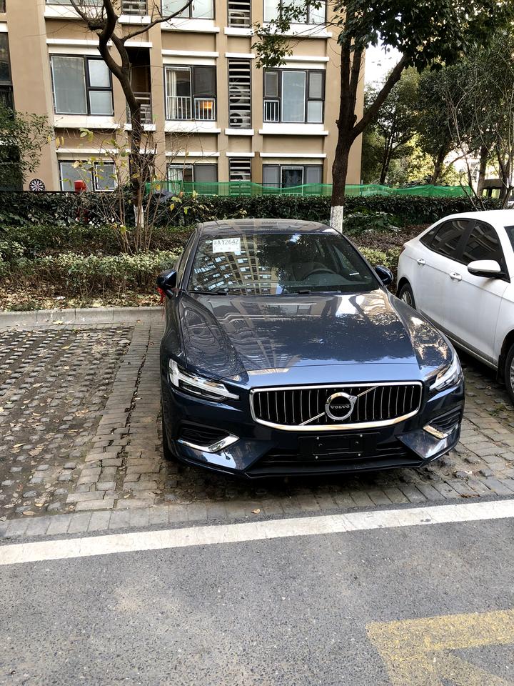 沃尔沃S60 刚提了致远牛仔蓝，咨询下大家2个小问题啊1、领航辅助开的时候，要求前方有车辆吗？如果高速上没有车在前面，还