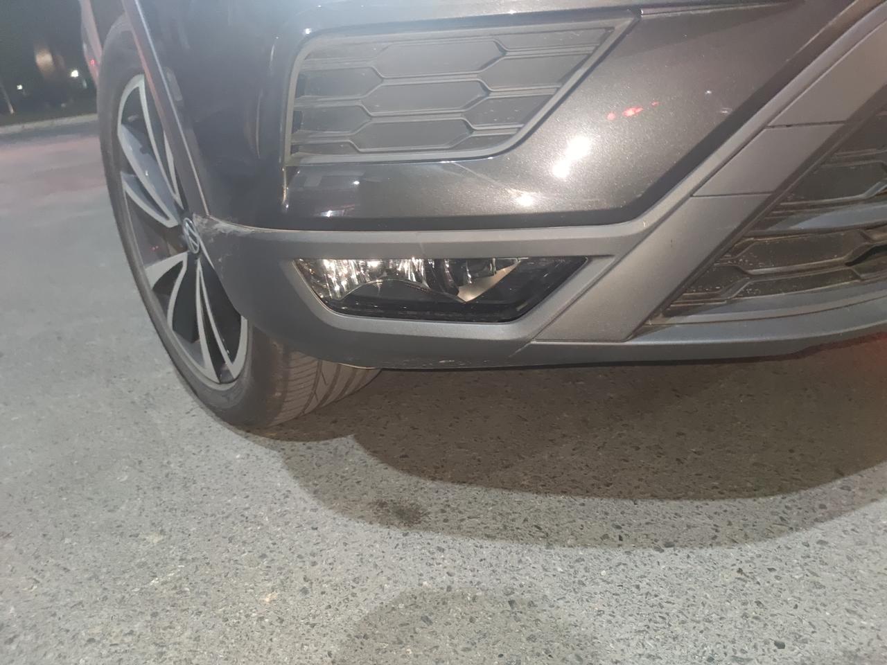 大众途岳 小白想请教一下各位大佬，晚上突然发现我的前雾灯只亮了一个，还有一个雾灯不亮的，之前这个部位撞了一下，想问一下是