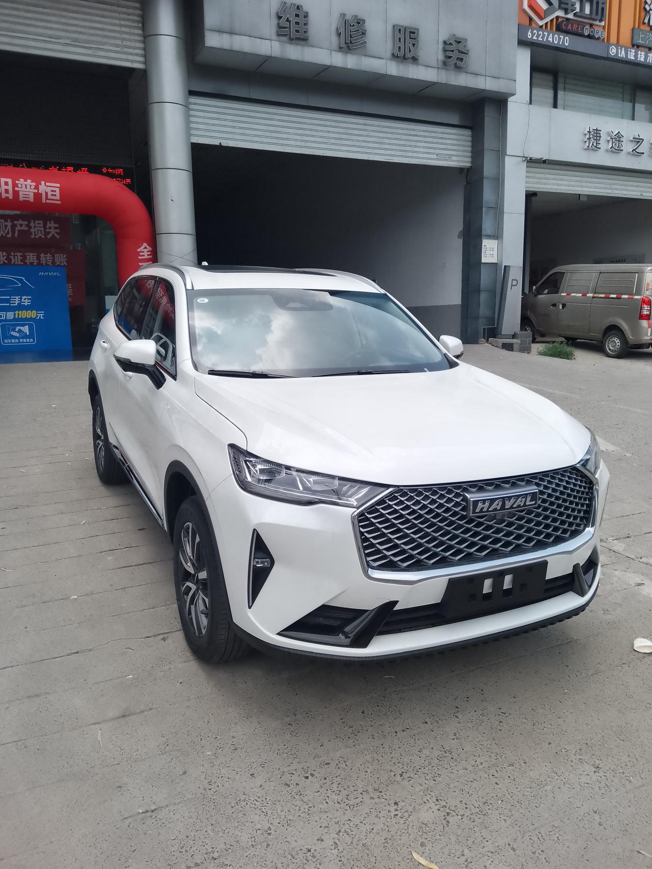 哈弗H6 今天刚提车，车管所双休，还没上牌照，想问一下大家，这旋钮档你们等红灯自动驻车的时候是d挡不管他，还是扭到n挡等
