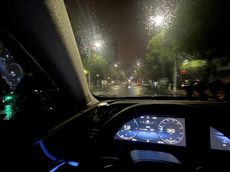 红旗HS5 为什么我的2022款旗领版四驱，只有两个USB接口，没有Tpyec接口？是不是又改了？
