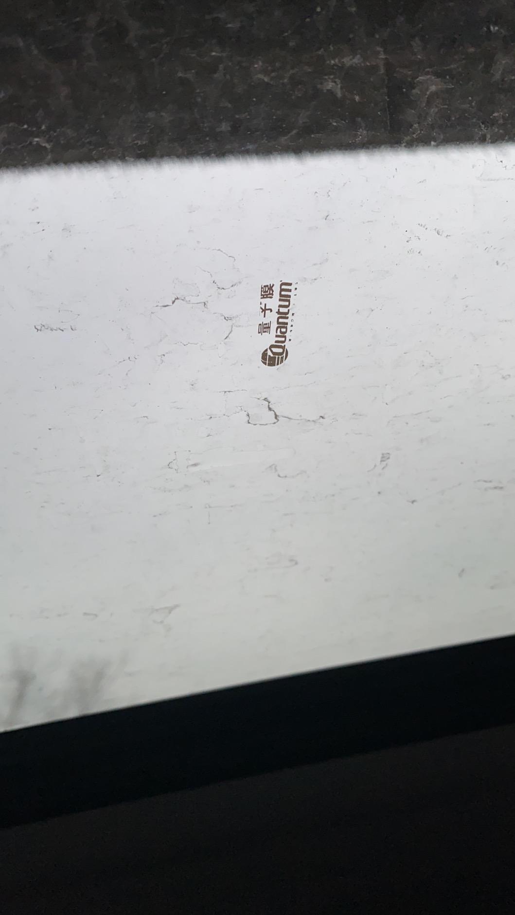 红旗HS5 我是3月1号南京天沃店提车，红旗旗享版，4s店送原厂贴膜是欧派克品牌，品牌一般送的就贴了，但是只贴前后档和四