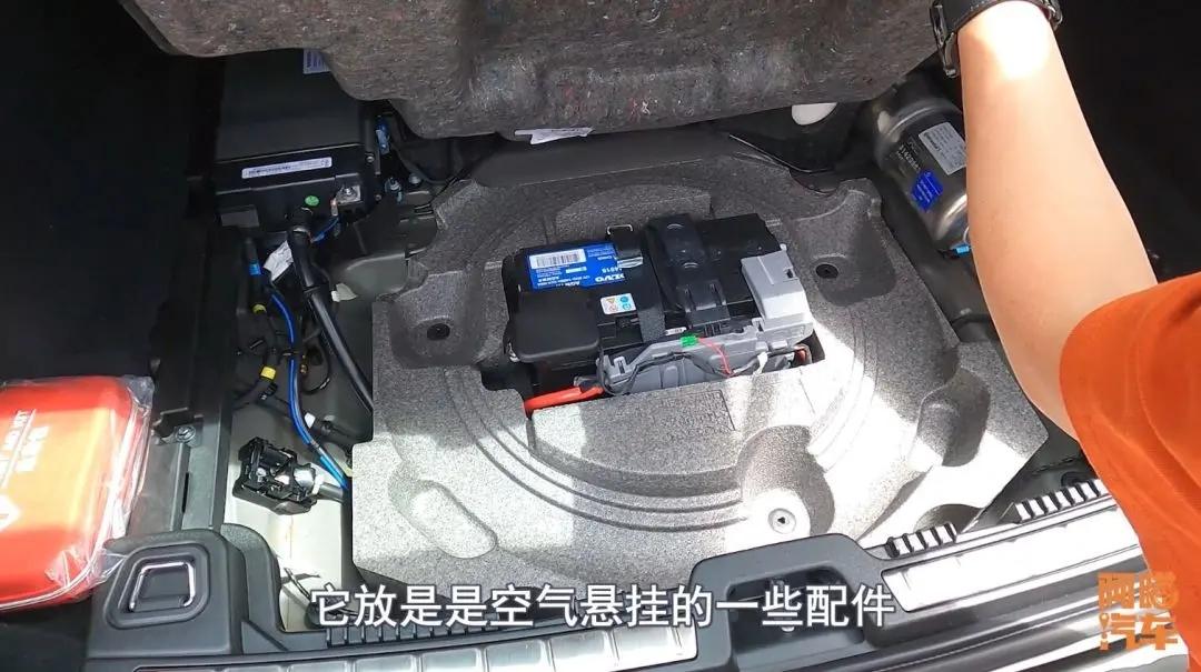 沃尔沃S60 诚心请教：48V轻混系统的代价高不高？这个系统占用了备胎位置，所以B系列发动机相对T系列发动机，少了备胎。
