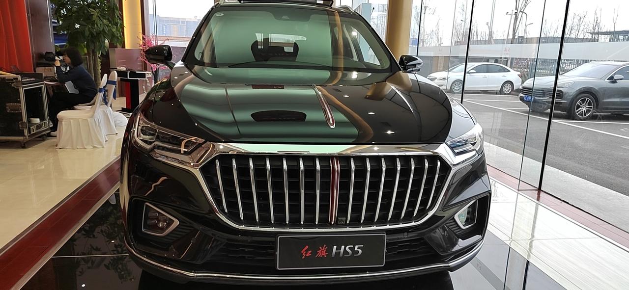 红旗HS5 最近想入手一台红旗hs 5，213800的那一款，但我不知道值不值得入手，所以我想听一下广大车友的评论