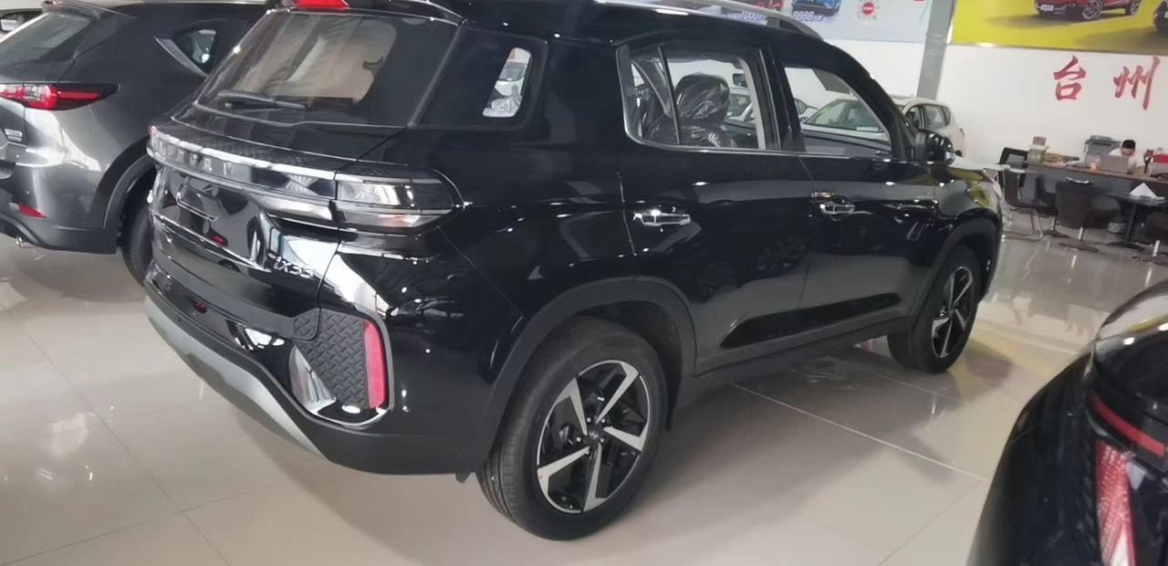 现代ix35 x35 2.0领先贷款加利息落地12.8请问贵了吗