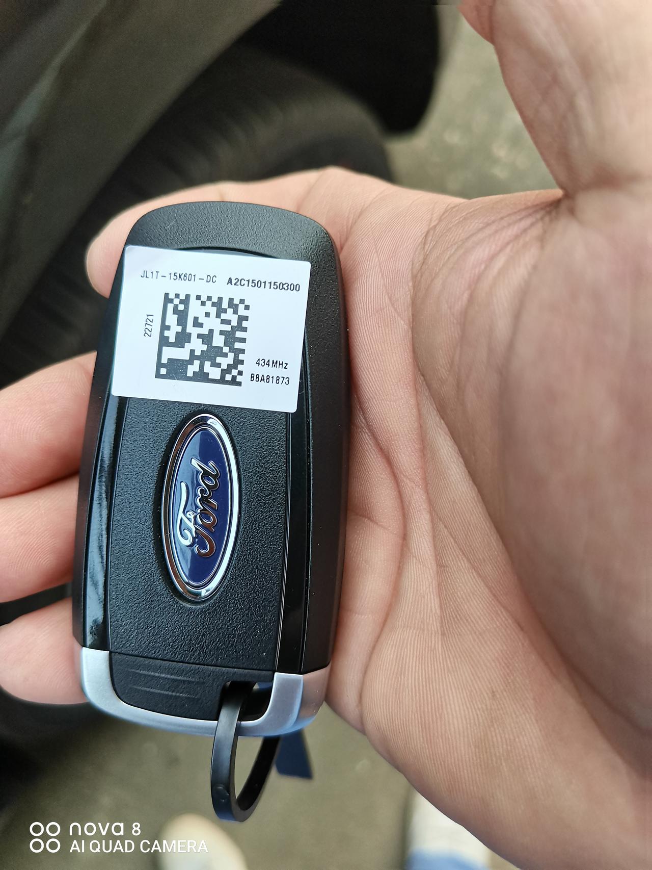 各位车友好，我车的车架号是20款的锐界，外观和中控是21款锐界PLUS什么原因呢？买了个二手改装？