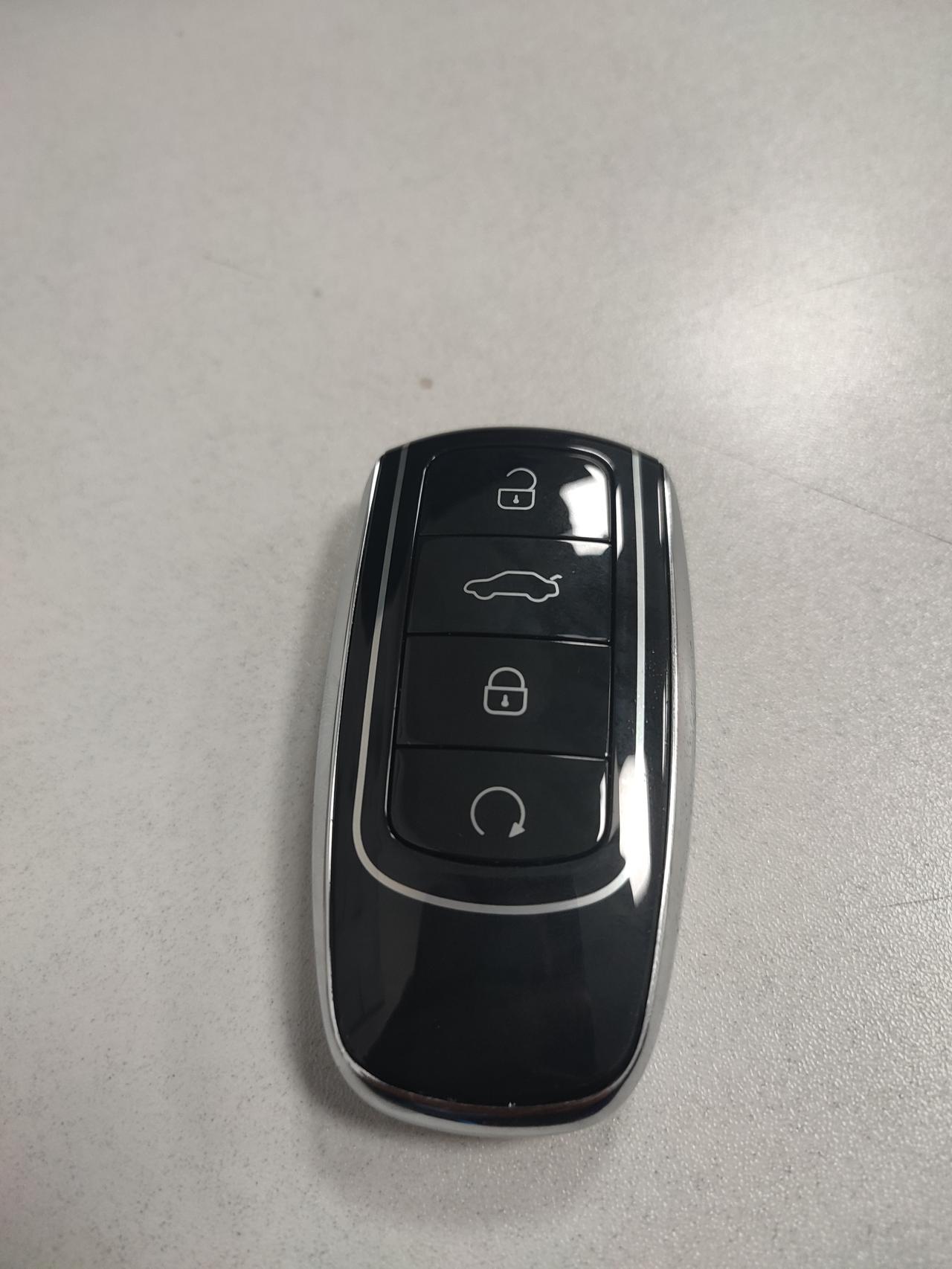 奇瑞瑞虎8 PLUS 车钥匙太大了，怎么弄可挂钥匙扣？