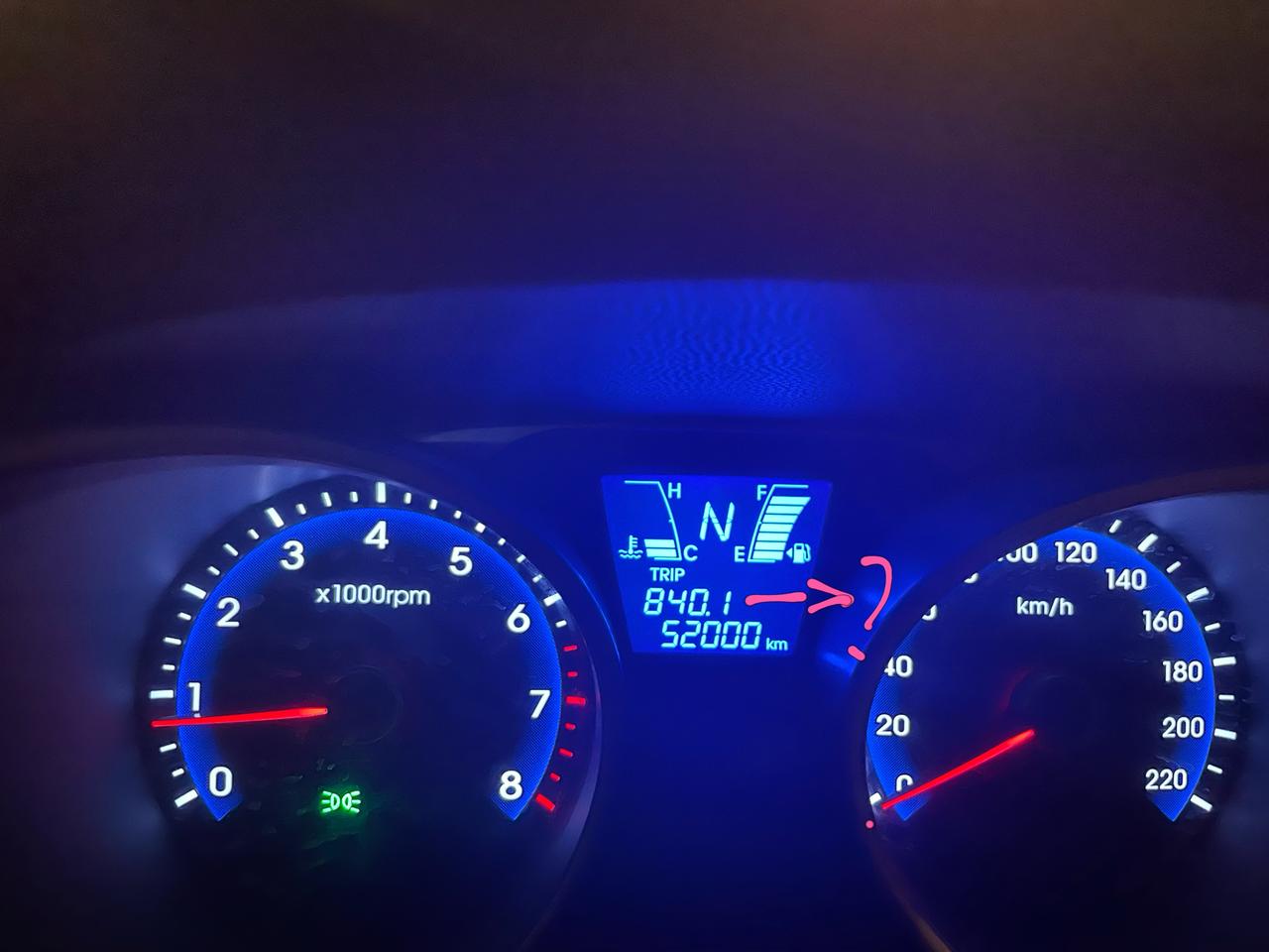 现代ix35 13款的车仪表中间的数字是什么意思？求车友们告知