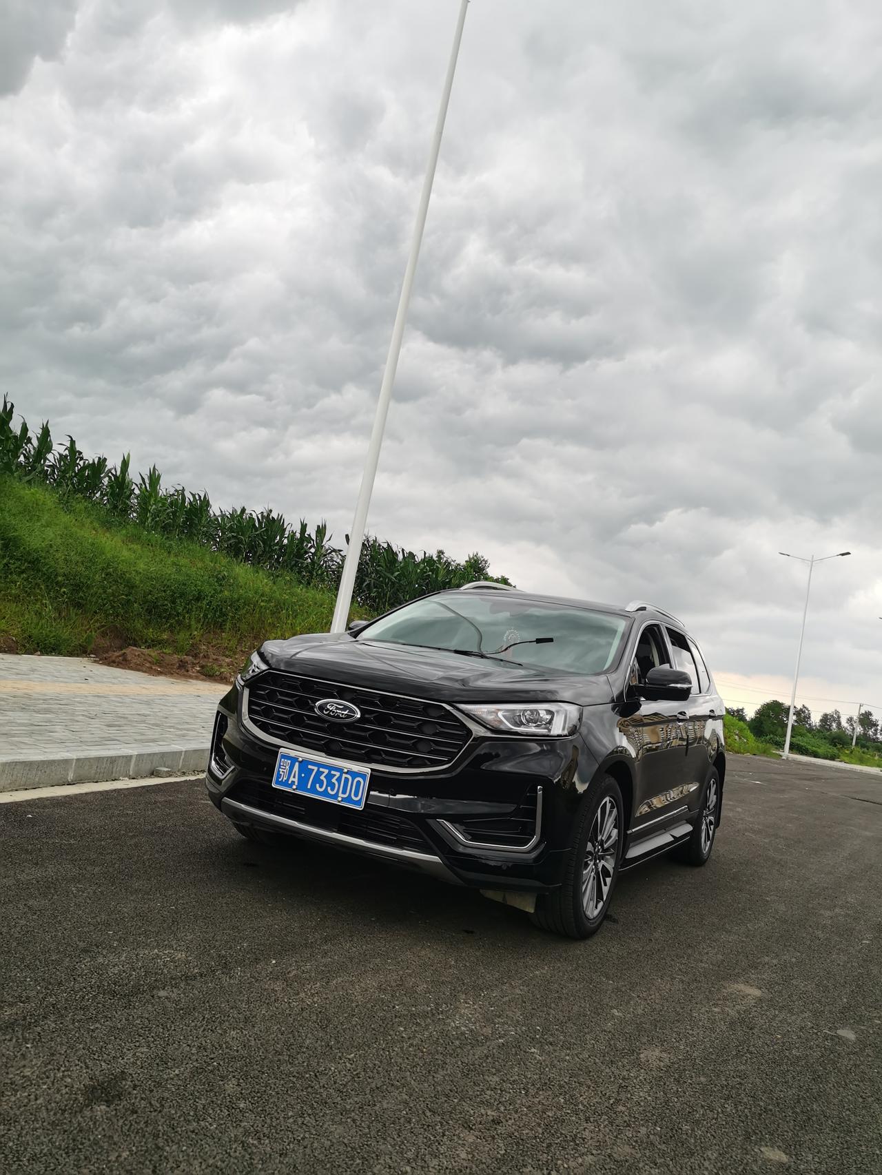 请问各位车友朋友们，空气空调滤芯什么牌子质量过硬，在四s换了一套八千公里都没有都报警了  想换个好的，然后就是汽油滤芯网