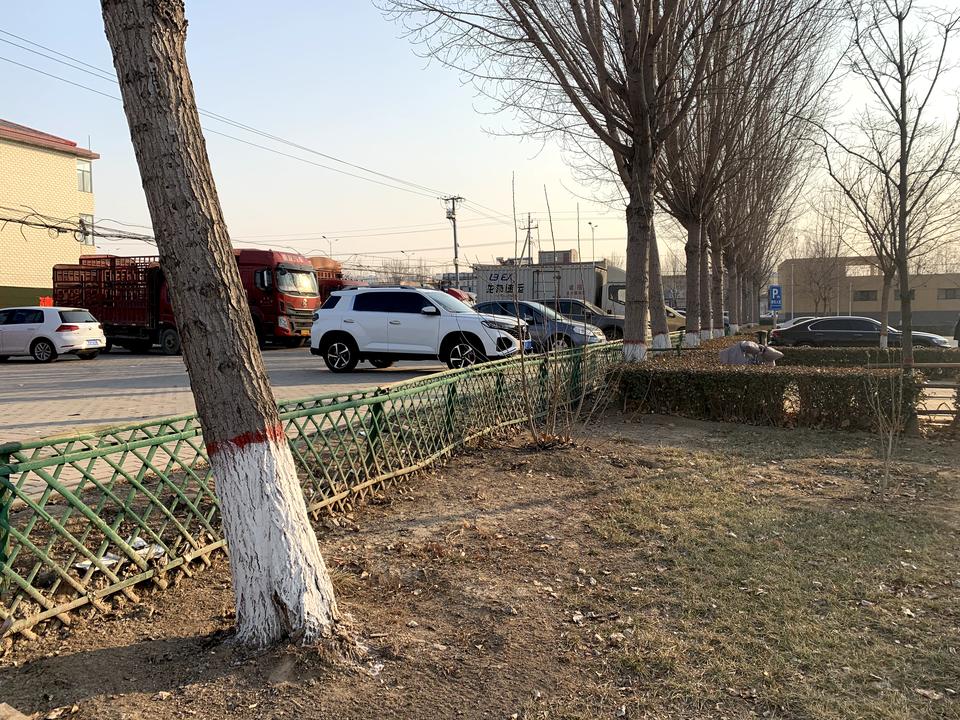 现代ix35 用车3个月了，没有任何毛病，我只想说这个价位合资车论性价比和热度真的没有比得过它的。只不过这个价位严重威胁