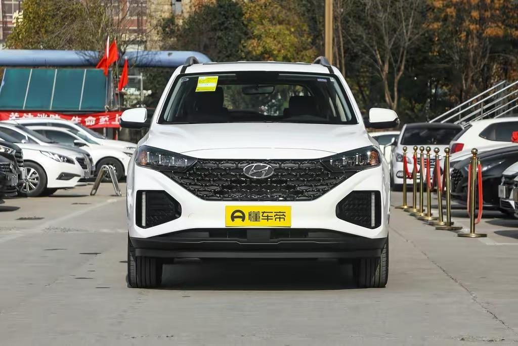 现代ix35 关于全新现代 ix35的2.0L领先版价格请问福建泉州车主们，21款2.0L领先版落地多少啊？近期想入手，