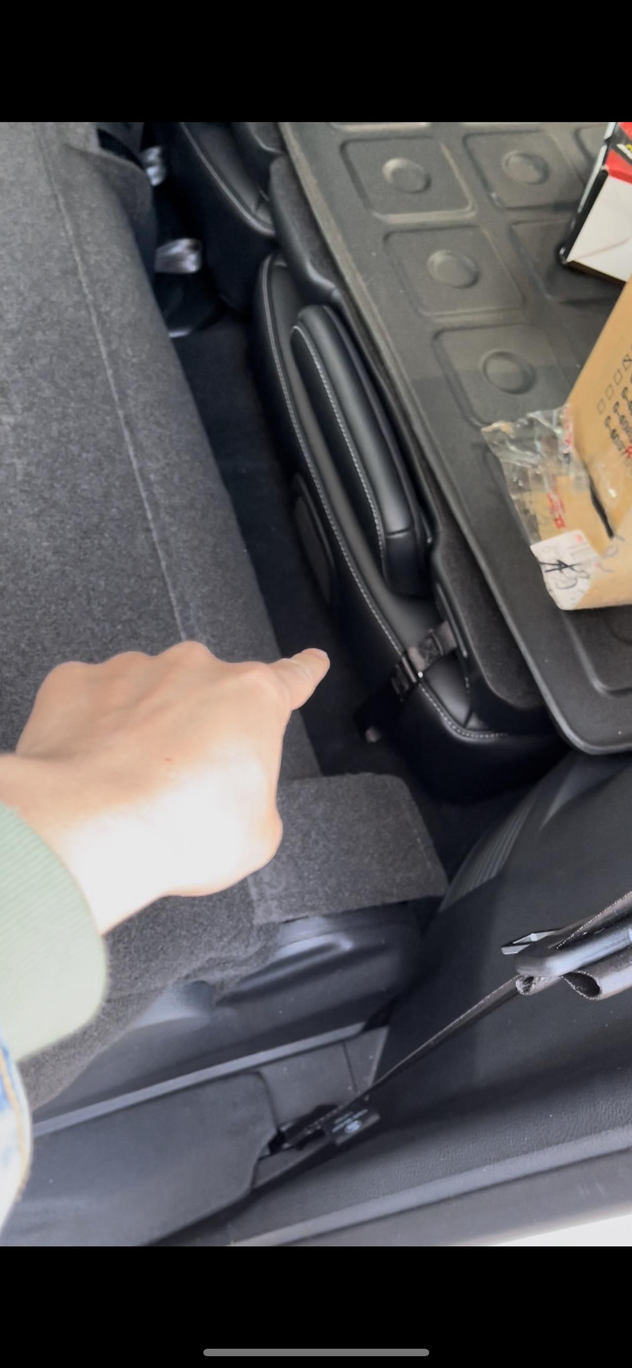 福特锐界 二排和三排中间有个缝，没法睡觉，问了四儿子说都这样。各位大大也这样吗