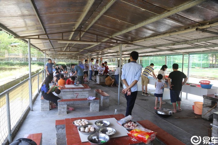 易车【东莞凌派车友会】相约广东惠州雷公峡野炊漂流，感受炎夏的清凉。