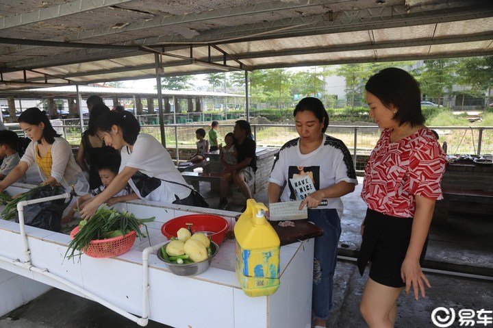 易车【东莞凌派车友会】相约广东惠州雷公峡野炊漂流，感受炎夏的清凉。