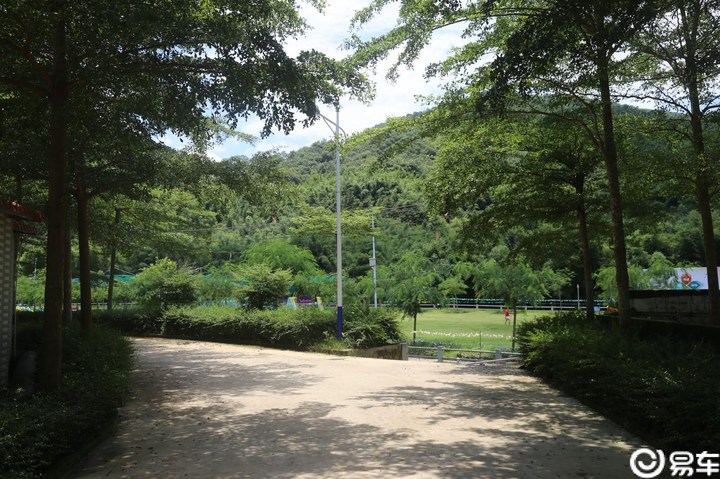 易车【东莞凌派车友会】相约广东惠州雷公峡野炊漂流，感受炎夏的清凉。