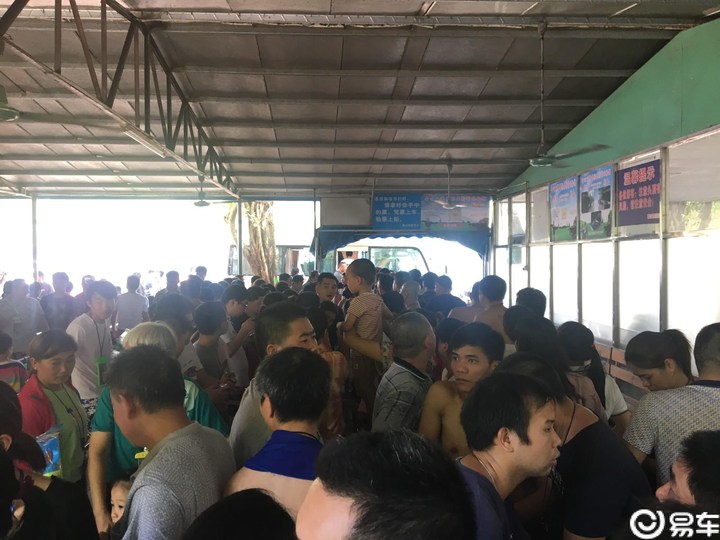 易车【东莞凌派车友会】相约广东惠州雷公峡野炊漂流，感受炎夏的清凉。