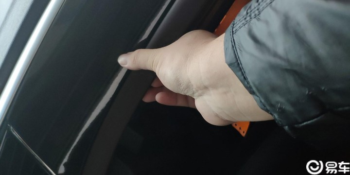 给8大哥更换下空调滤芯