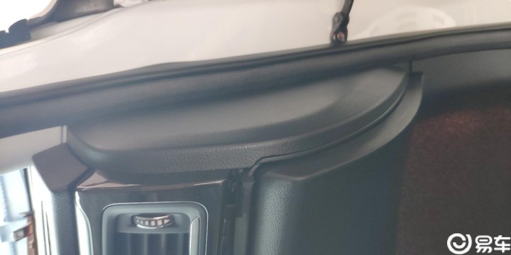 给8大哥更换下空调滤芯