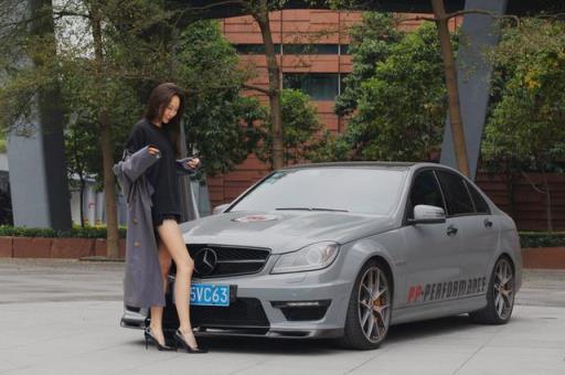 忠于自我 95后小鲜肉喜提C63AMG