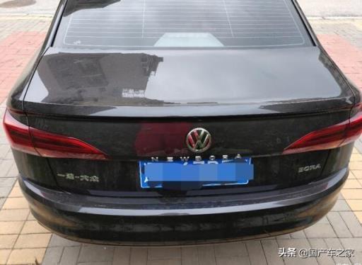 喜提19款新宝来，罕见石黑色车身，颜值堪称同级之最