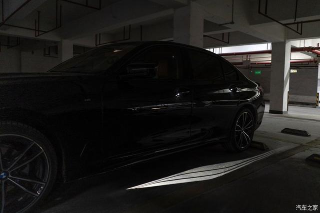 宝马The 3，90后小伙耀夜黑分享