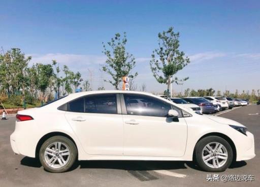 落地15万喜提丰田雷凌，朋友说不如选轩逸，车主：我只想说五个字