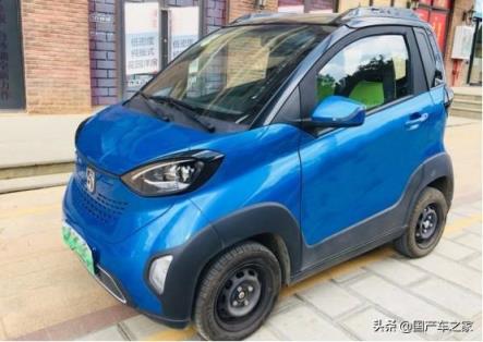 28岁老姐提了宝骏E100，造型漂亮、还好开，每个月养车不到100元