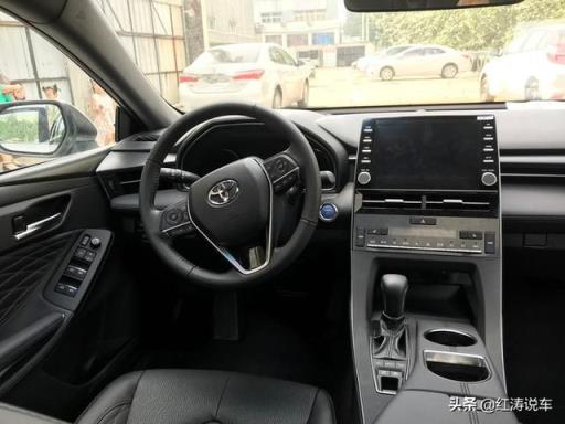 喜提丰田亚洲龙，车主说很像雷克萨斯，可网友们却说大嘴太丑
