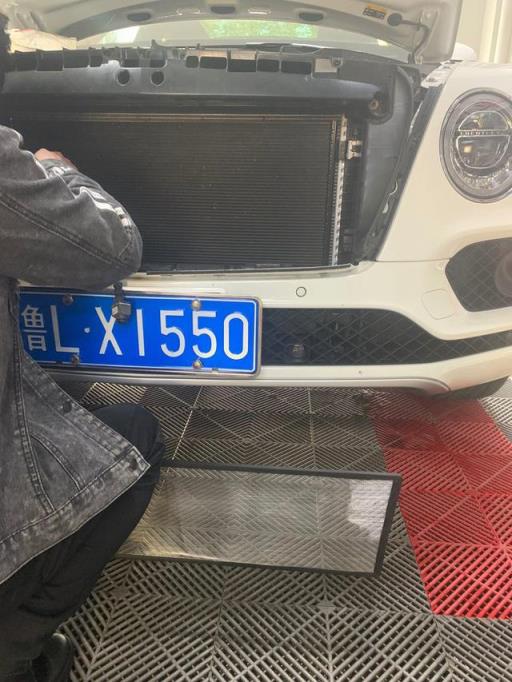 大G加价50多万，装不下身高194的我，转头天津港全款提宾利添越