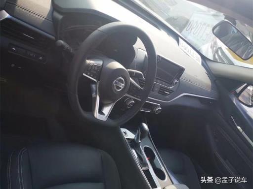 日产天籁提车作业，车主：裸车才16万，2.0L+CVT家用足够了