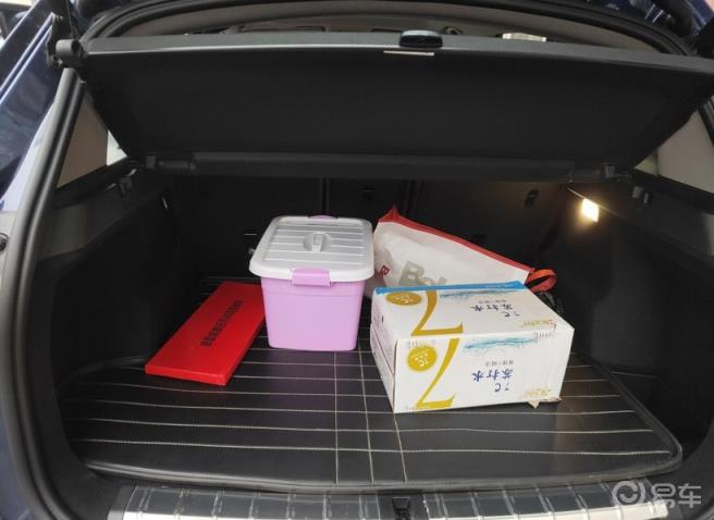 宝马X1提车作业 25领先地中海蓝 新款2020款