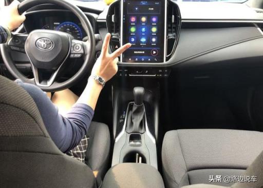 落地15万喜提丰田雷凌，朋友说不如选轩逸，车主：我只想说五个字