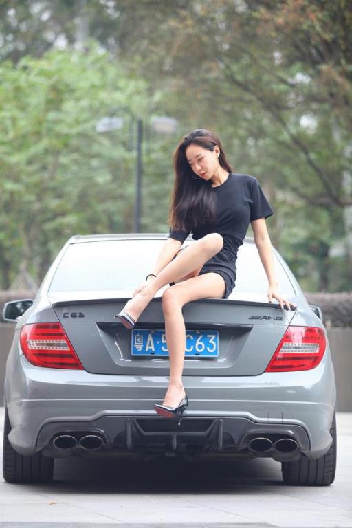 忠于自我 95后小鲜肉喜提C63AMG