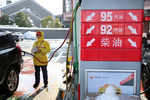 月薪多少适合买车？看完工薪车主的国产轿车开支明细，这账扎心了