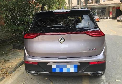 10万提了一辆智能SUV，配8挡变速箱，有3种驾驶模式，油耗也喜人