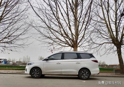 宝骏360车主：最低表显4.4升还带空调，最高跑140时速，车很稳