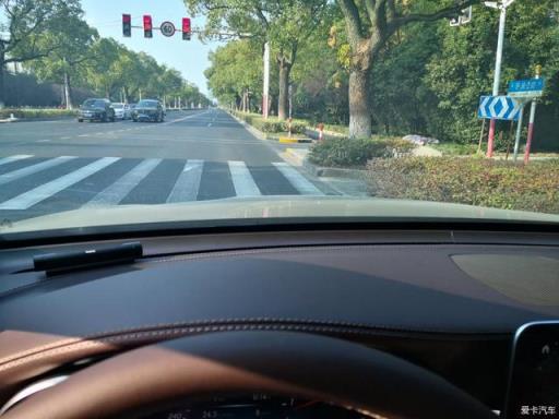 黑色奔驰GLC300提车，开了5000公里分享下用车感受