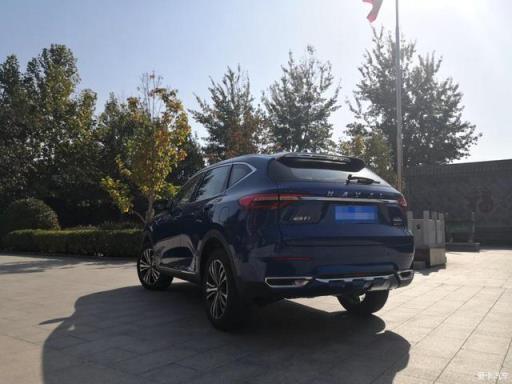 看过领界和CS75 PLUS都不满意，最终提了这台车，外观帅动力强