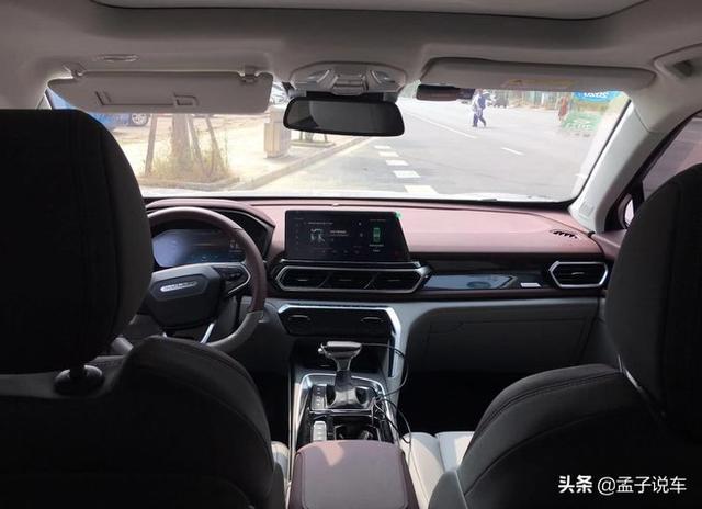 小康家庭的代步车，轴距2米7配钻石车标，开回家邻居认为值30万