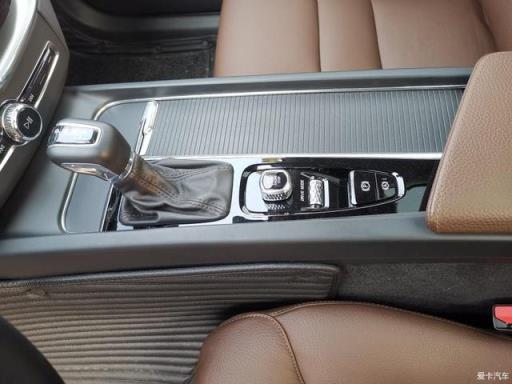 颜值高操控好，XC60 T5智远豪华版提车，开了1年感受如何？
