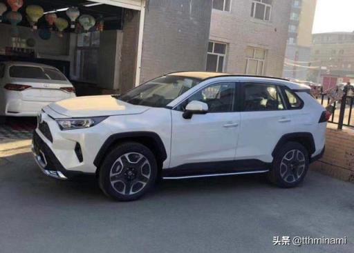 喜提新荣放加装尾翼