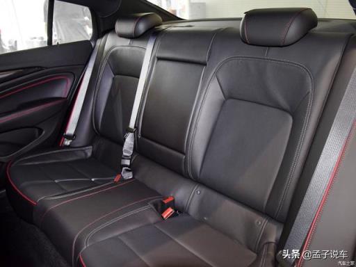 朋友18万喜提君威GS，用车1500公里后，表示：2.0T油耗9个