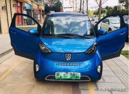 28岁老姐提了宝骏E100，造型漂亮、还好开，每个月养车不到100元