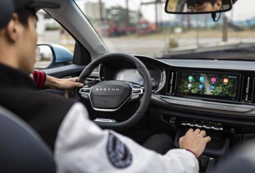 10万买了一辆5座车，轴距近2米8配8挡CVT，老婆体验完立马提车了
