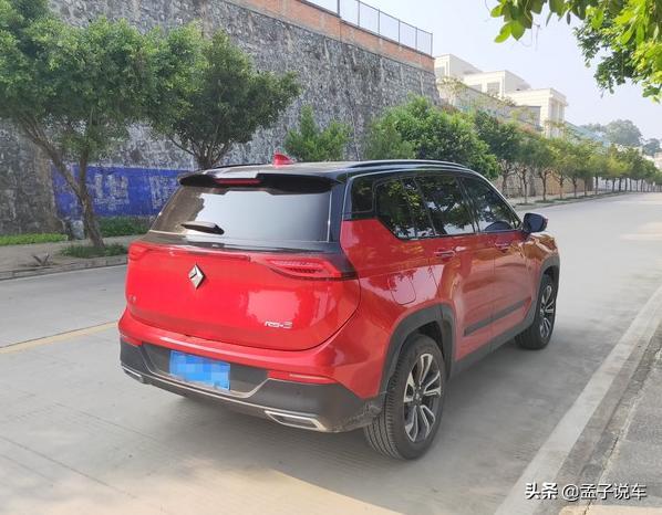 小康家庭的代步车，轴距2米7配钻石车标，开回家邻居认为值30万
