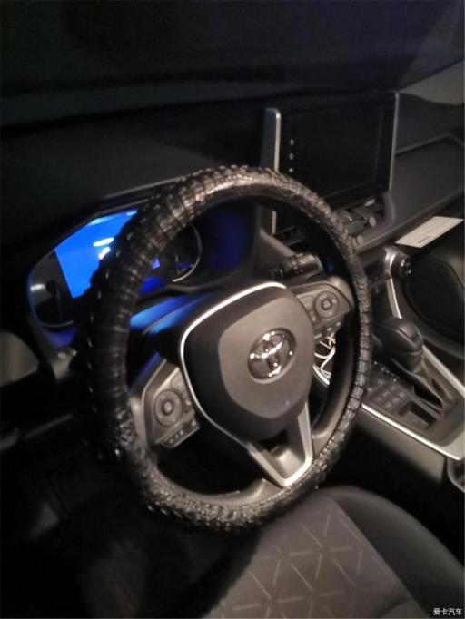落地20多万，新款RAV4四驱风尚版提车用车，动力够用吗？