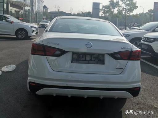 日产天籁提车作业，车主：裸车才16万，2.0L+CVT家用足够了