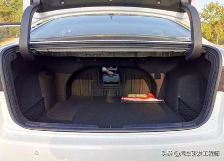 10万喜提中级轿车，前后独立悬挂、1.5T+爱信6AT，还看轩逸么？
