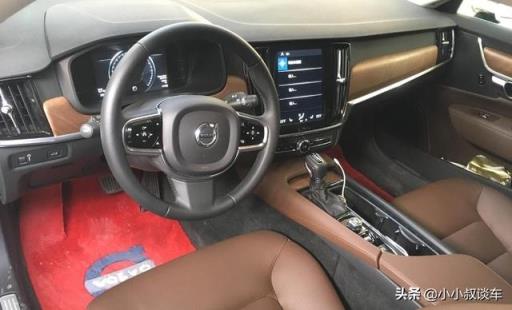 老爸买车纠结，听了我的建议，沃尔沃S90开了一年多，看看他怎么说