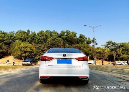 10万喜提中级轿车，前后独立悬挂、1.5T+爱信6AT，还看轩逸么？