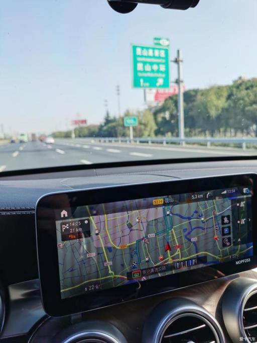 黑色奔驰GLC300提车，开了5000公里分享下用车感受